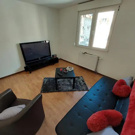 Calme, Cosy, Proche De Tout, 4½ Pieces Apartment